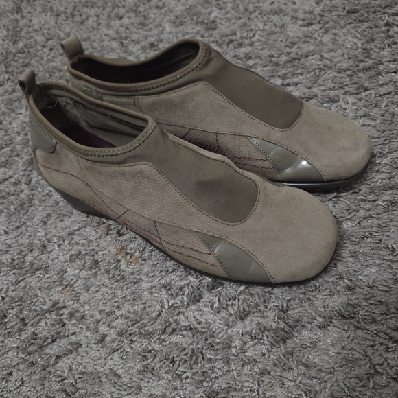 AEROSOLES Other - AEROSOLES Men's Green and Beige Casual Sneakers